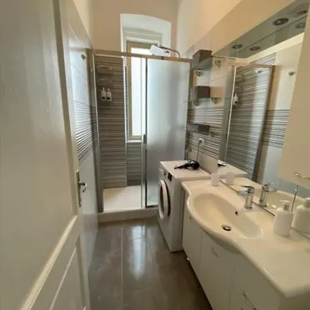 Casa Tua Wifi - Spaziosa Per 4-5 Persone * Trieste